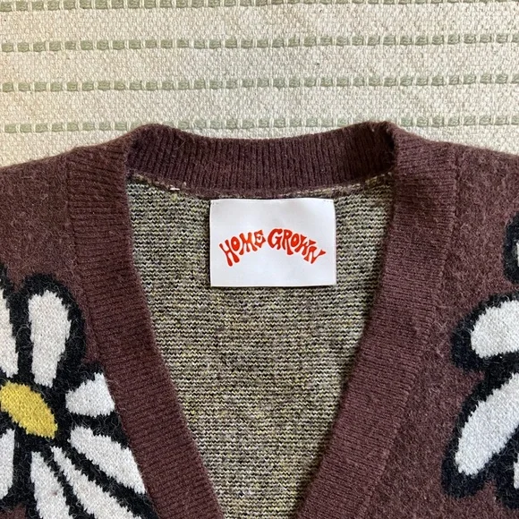 Daisy Cardigan - Picture 2 of 9